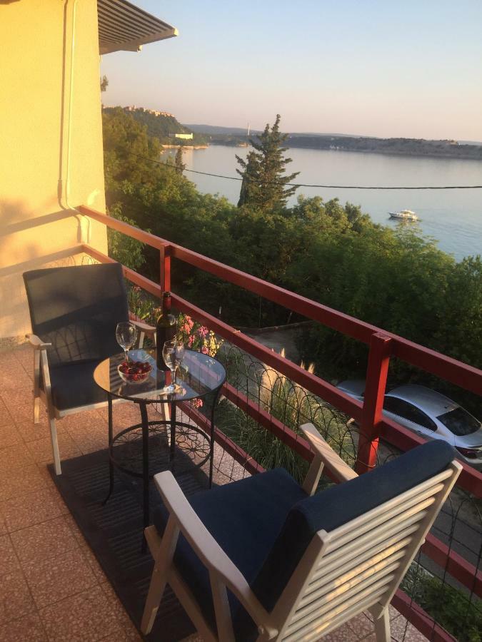 Apartman Cvenkica Omišalj Exteriör bild